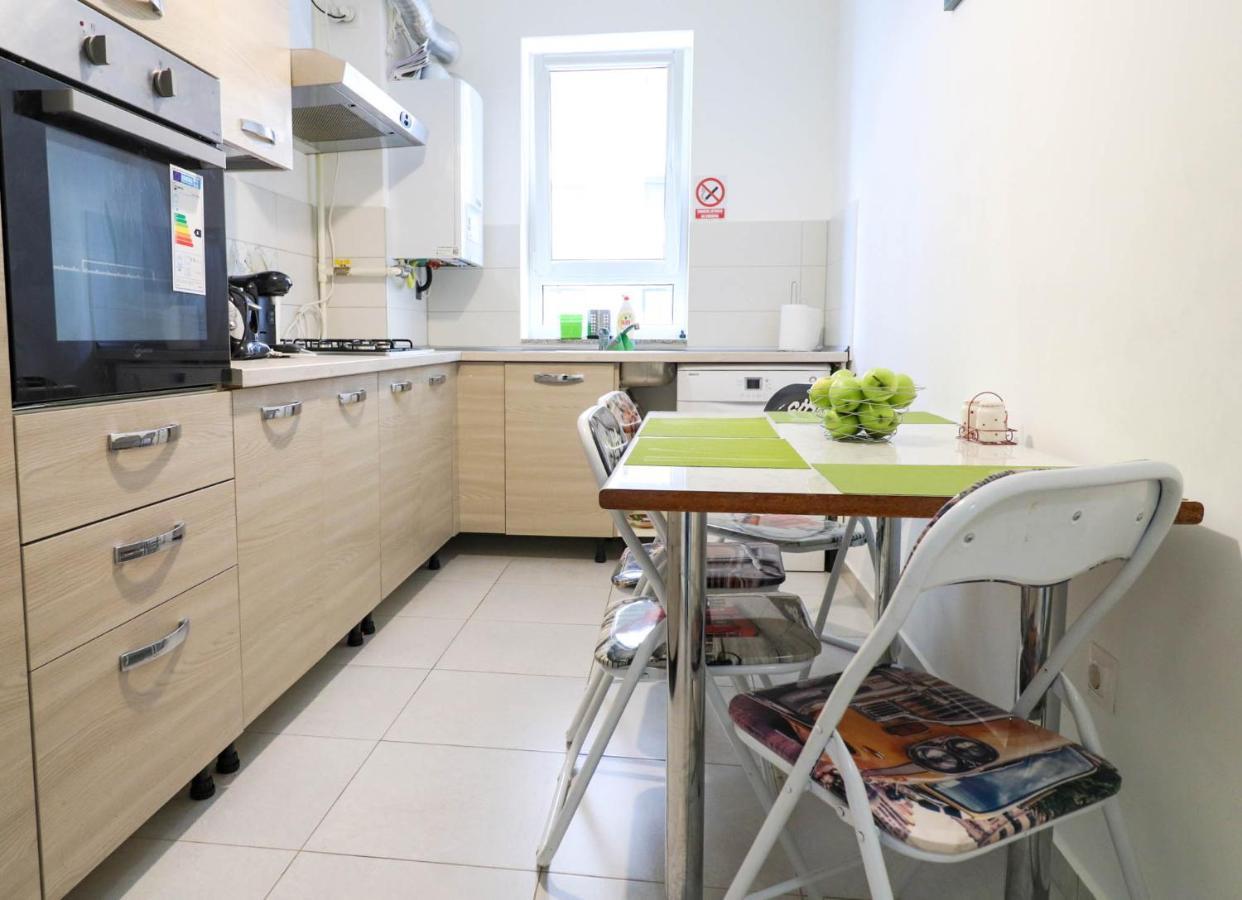 Happy Family Apartment Brasov Exterior photo