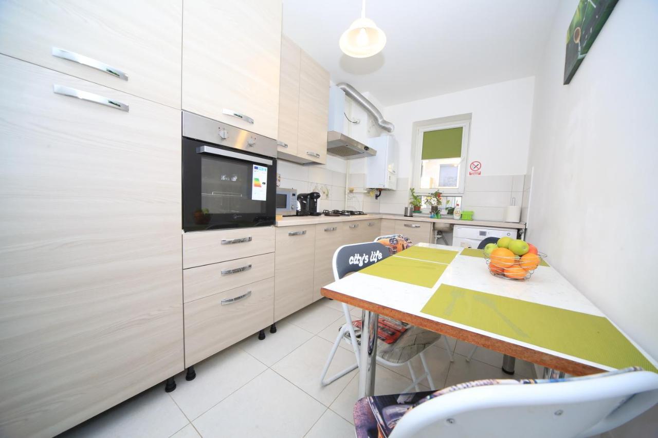 Happy Family Apartment Brasov Exterior photo